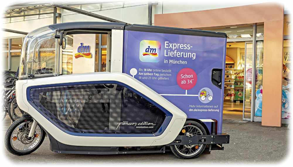 Sollen bald auch in Dresden und Leipzig die Pakete von dm-Online-Bestellungen umweltfreundlich ausfahren: Expressliefer-Lastenfahrräder. Foto: Simon Koy für dm