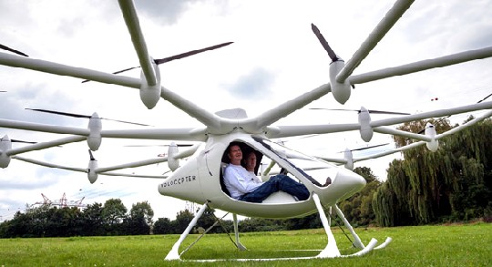 Ein Karsruher Startup hat sich die Entwicklung seines E-Hubschraubers mit 18 Elektromotoren teilweise auch über Seedmatch finanziert. Foto: e-volo/Seedmatch