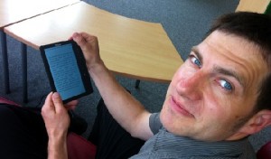 Holger Nitzschner leitet die Dresdner "eBibo" und ist überzeugt: Dem digitalen Buch gehört die Zukunft, aber dafür muss eine Urheberrechts-Reform her. Abb.: hw