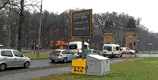 Die neue Hochtemperatur-Brennstoffzelle (im grauen Kasten) am Großen Garten in Dresden. Foto: Fraunhofer IKTS