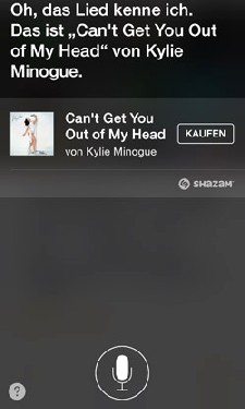 Siri erkennt Lieder per Spracherkennung. Man aktiviert dafür Siri, indem man länger auf die Home-Taste drückt und fragt Siri dann: z. B. "Wie heißt dieses Lied?". Abb.: BSF