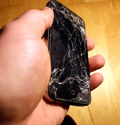 Ach ja, geliebtes iPhone - hätte ich dich nur ausreichend gepanzert... Foto: Heiko Weckbrodt
