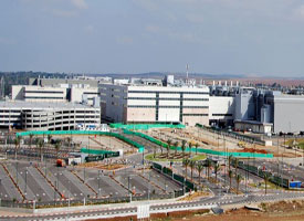 Die Intel-Fabrik in Kiryat Gat - die Regierung bietet Subventionen für einen Ausbau. Abb.: israel21c.org