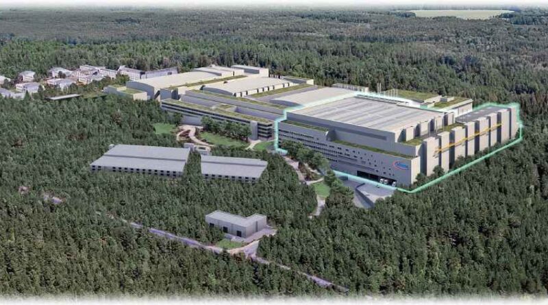 Die Visualisierung der Fabrik 4 (umrahmter Komplex rechts) lässt einerseits die Bastionsartige Fassadenstruktur erahnen, anderseits die Größe dieser "Smart Power Fab". Ganz links ist der ehemalige Qimonda-Reinraum zu sehen, der als Modul 3 inzwischen wieder Infineon gehört, in der Mitte die älteren 200-mm-Module Nummer 1 und 2. Foto und Visualisierung: Infineon