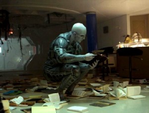 Haben's weit gebracht, unsere Geschöpfe, die Menschlein, denkt sich hier vielleicht der "Ingenieur". Abb.: Fox