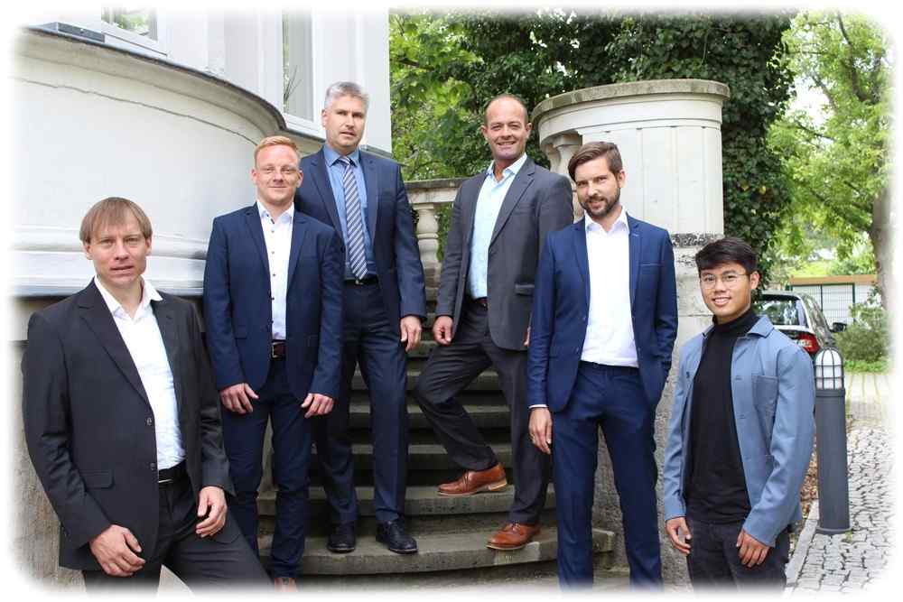 Björn Erik Mai, Christoph Kroh, Thomas Härtling, Johann Siemes, Marek Rjelka und Thong Le Hoang (von links nach rechts). Foto: Senodis