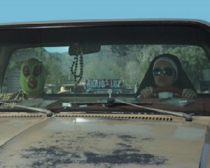 Wrestler und Nonne in Mexiko bekommen - ohne es zu ahnen - die Wirkungen des Engelsraumes zu spüren. Abb.: REM